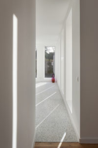 FRIDAYoffice HOUSE WOODPECKER renovatie housing foto interieur